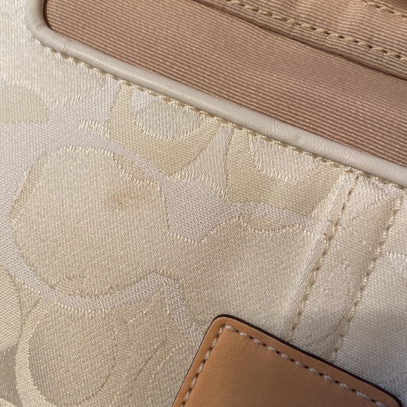 Coach bag with signature c design - Picture 4 of 5